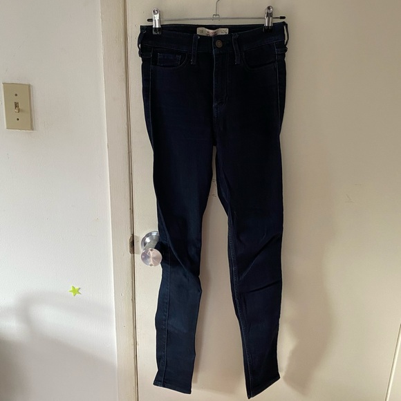 🔥2/$30🔥Hollister Highrise Jeans - Picture 2 of 7